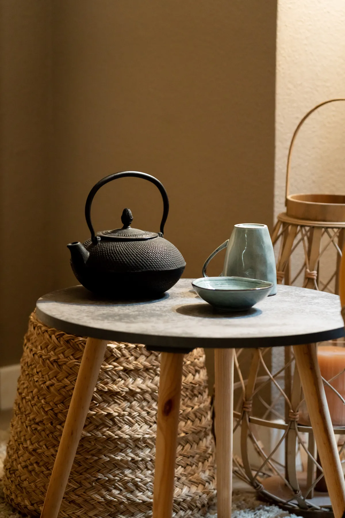 Photo entreprise Haute-Savoie – détail théière ambiance zen institut beauté