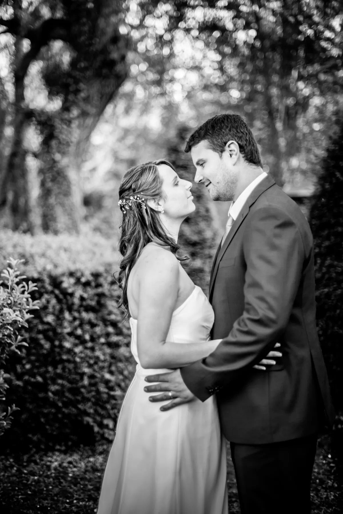 Photo mariage Chambéry – mariés complices regard amoureux