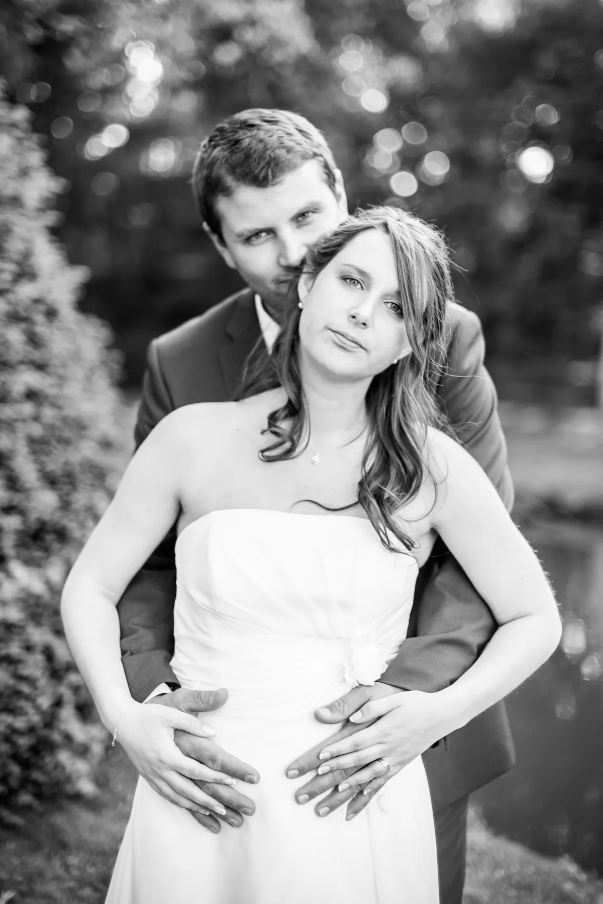 Photo mariage Aix-les-Bains – couple mariés portrait naturel romantique