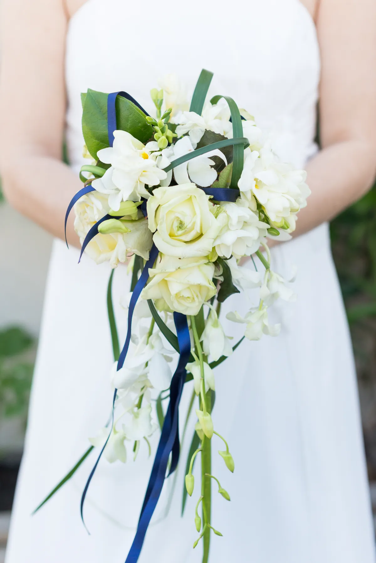 Photographe mariage Savoie Aix les Bains – bouquet de la mariee
