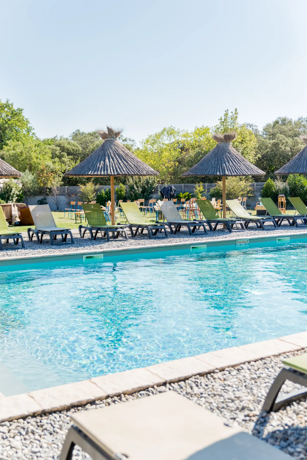 Photo mariage – détail piscine domaine Lodges Provence Valréas