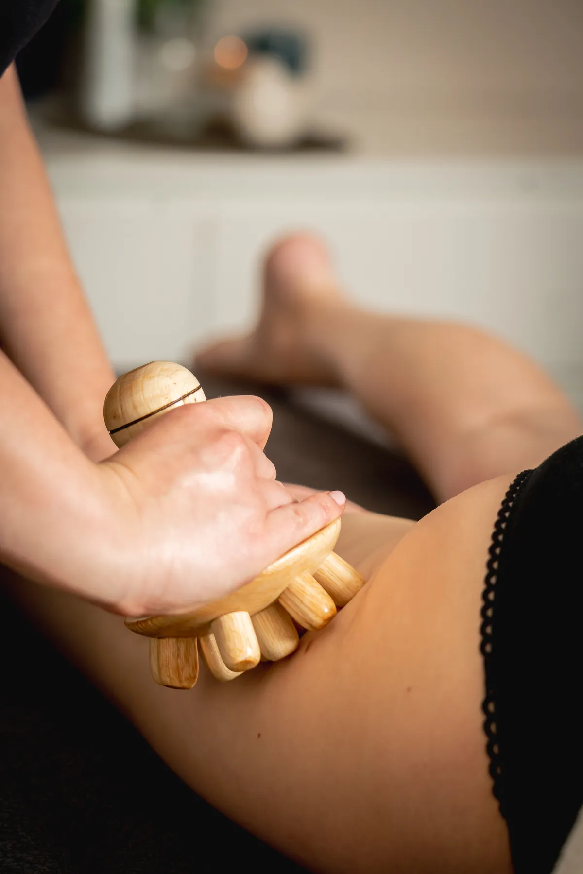 Photo entreprise Savoie – madérothérapie massage cuisse institut beauté Yenne