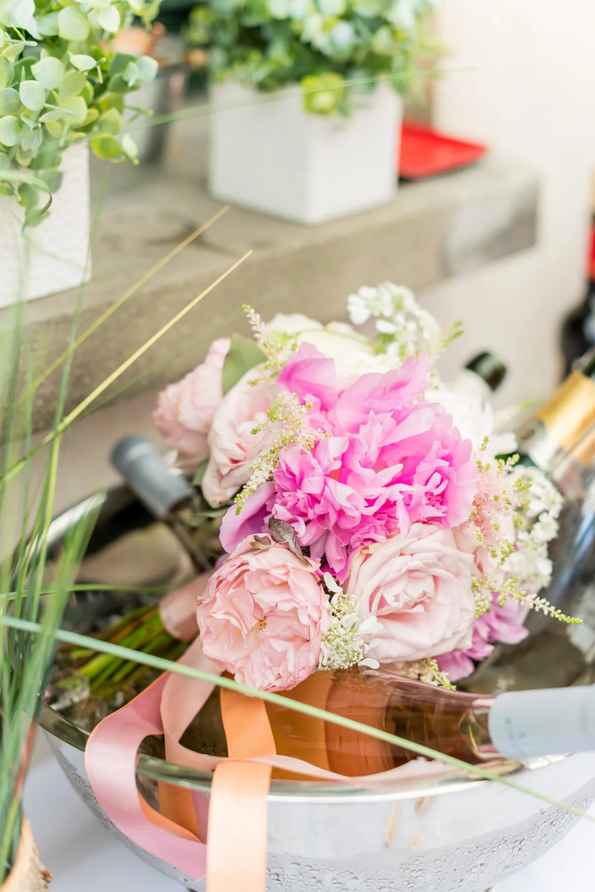 Photo mariage Savoie – bouquet fleurs mariée cocktail élégant