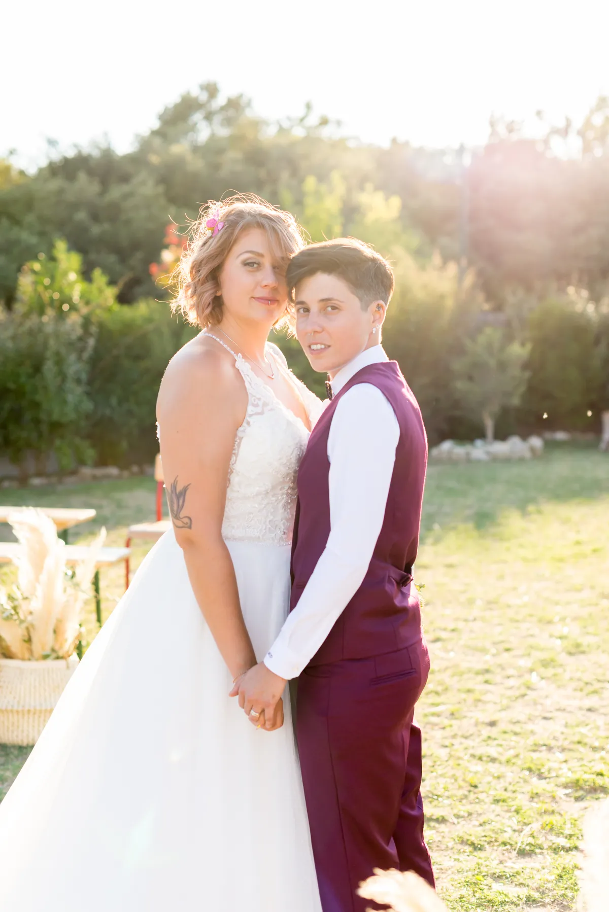 Photo mariage Savoie – couple golden hour mariage domaine naturel