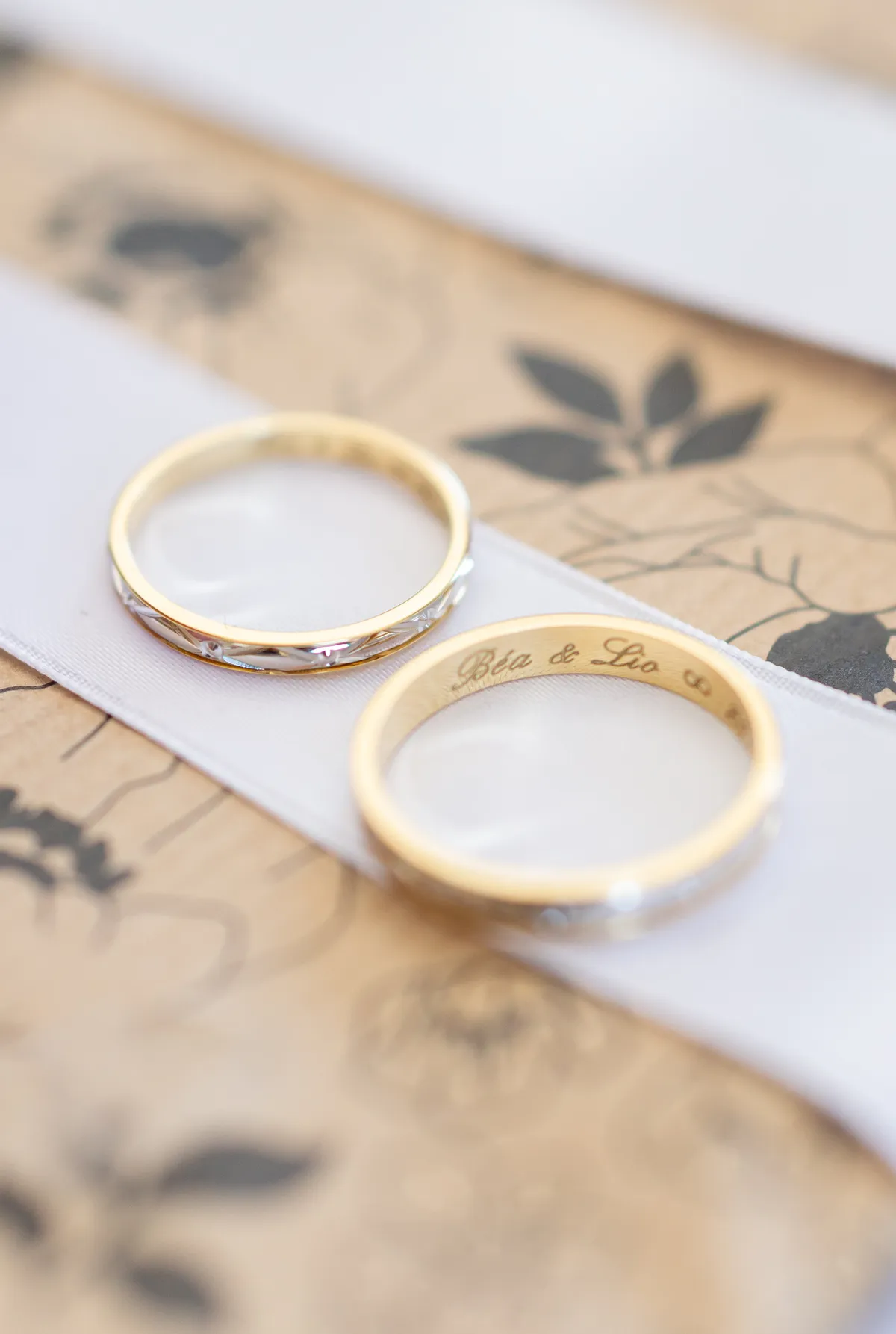 Photo mariage Chambéry – détail alliances cérémonie religieuse Yenne Savoie