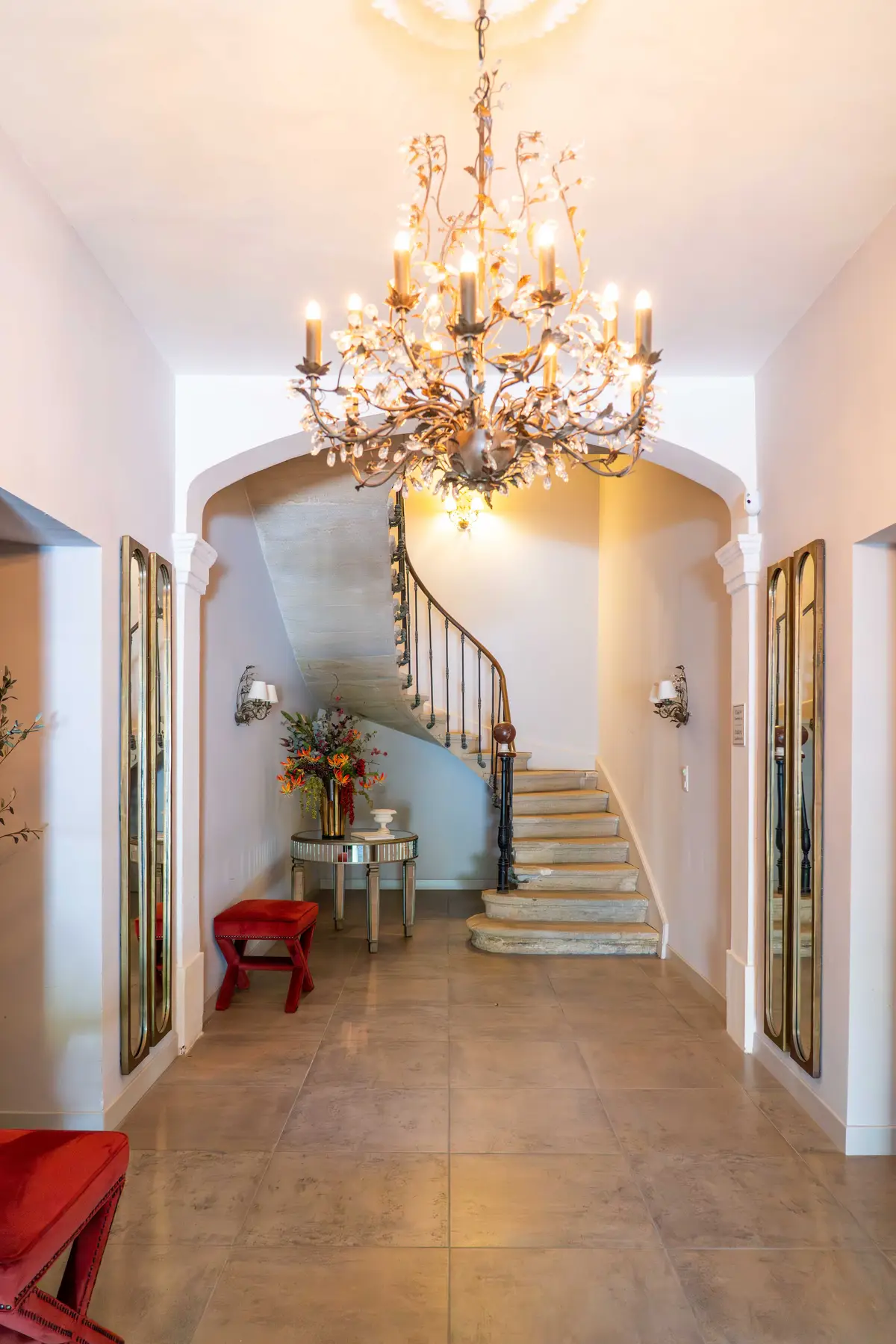Photographe hôtelier Savoie – entrée hôtel classique élégant