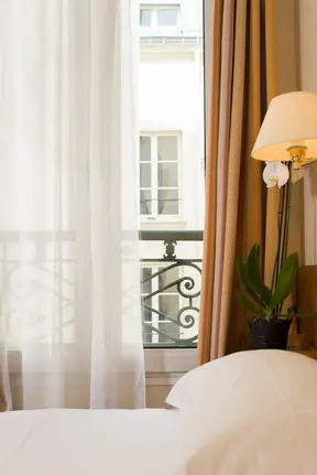 Photo hôtel Savoie – chambre détail oreiller hôtel luxe élégant
