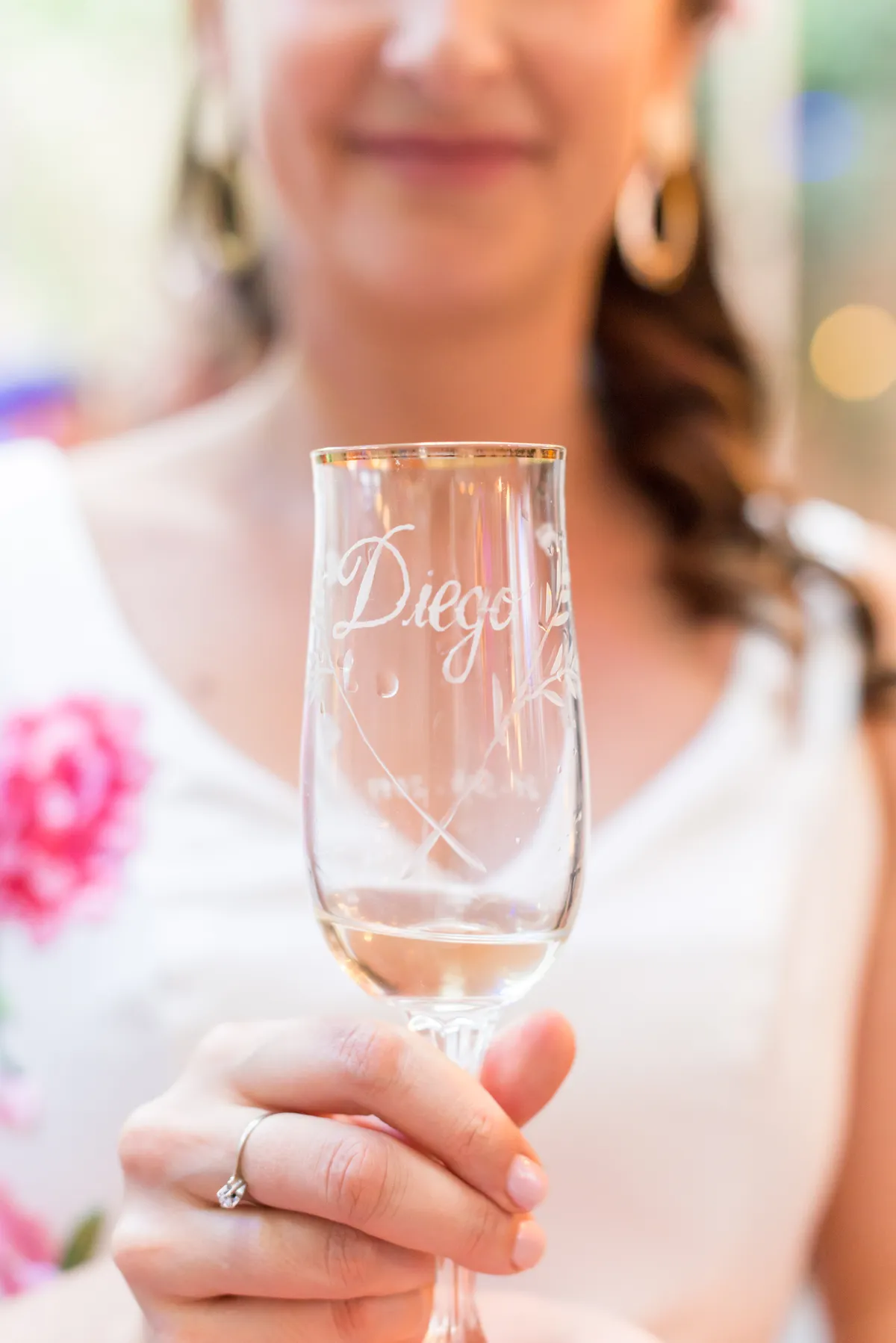 Photographe mariage Annecy – détail verre champagne mariée