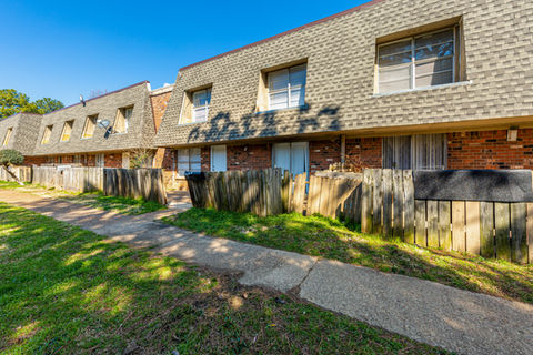 SQFT-2104.jpg