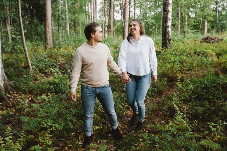 Helmiina Photography - parikuvaus Turku / Jyväskylä - Laukaa - metsä kävely