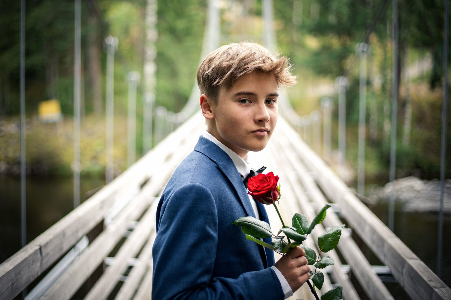 rippikuvaus - henkilökuvaus - valmistujaiskuvaus, ylioppilaskuvaus luonnossa Jyväskylä Laukaa - valokuvaaja Helmiina photography