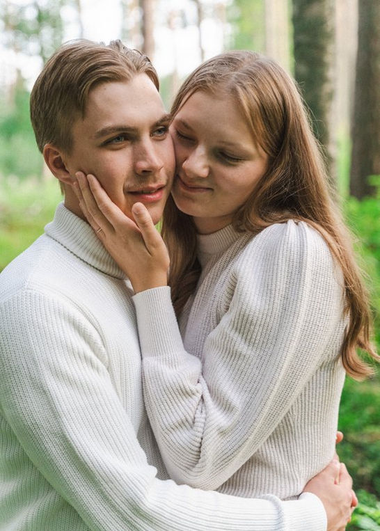 Valokuvaaja Turku Helmiina Klasila photography Laukaa Jyväskylä potretti henkilökuvaus parikuvaus kihlajaiskuvaus kihlakuvat