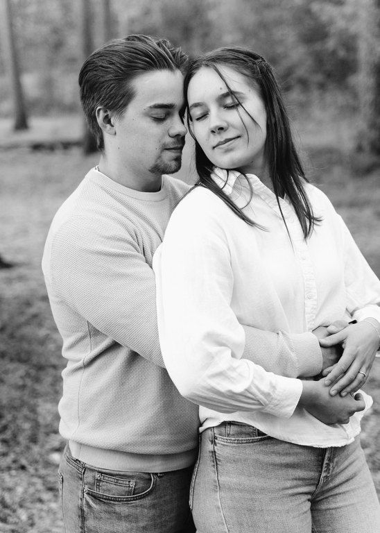 valokuvaaja Jyväskylä Laukaa parikuvaus kihlajaiskuvaus lapsikuvaus perhekuvaus