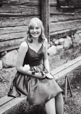 rippikuvaus - henkilökuvaus - valmistujaiskuvaus, ylioppilaskuvaus luonnossa Jyväskylä Laukaa - valokuvaaja Helmiina photography