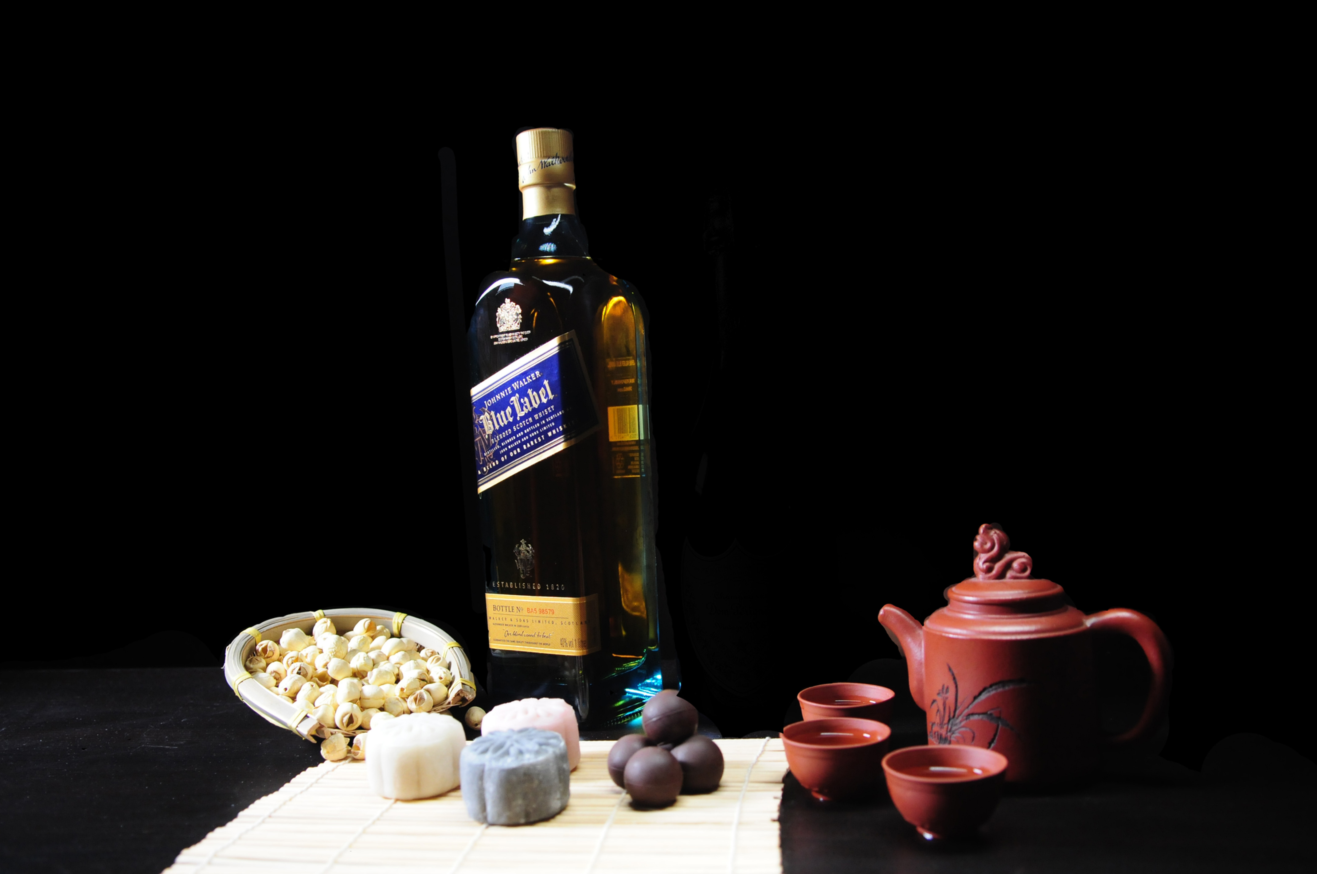Lady Chang’er Snow Skin Chuao Criollo infused with Blue Label Whisky Mooncake
