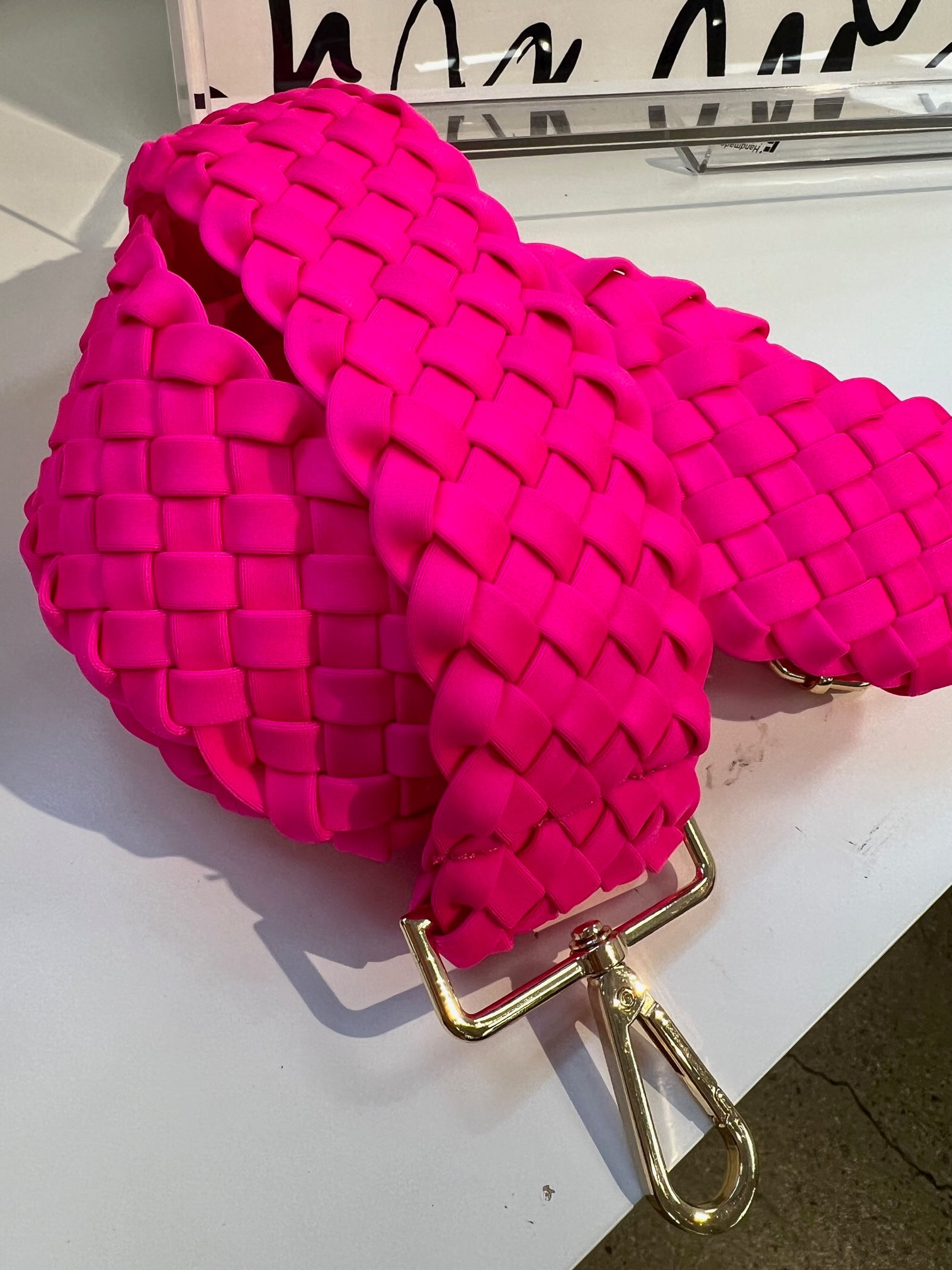 Woven neoprene guitar strap HOT PINK