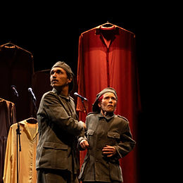 É e Não É, ou a verdadeira história dos guardas que prenderam Antígona