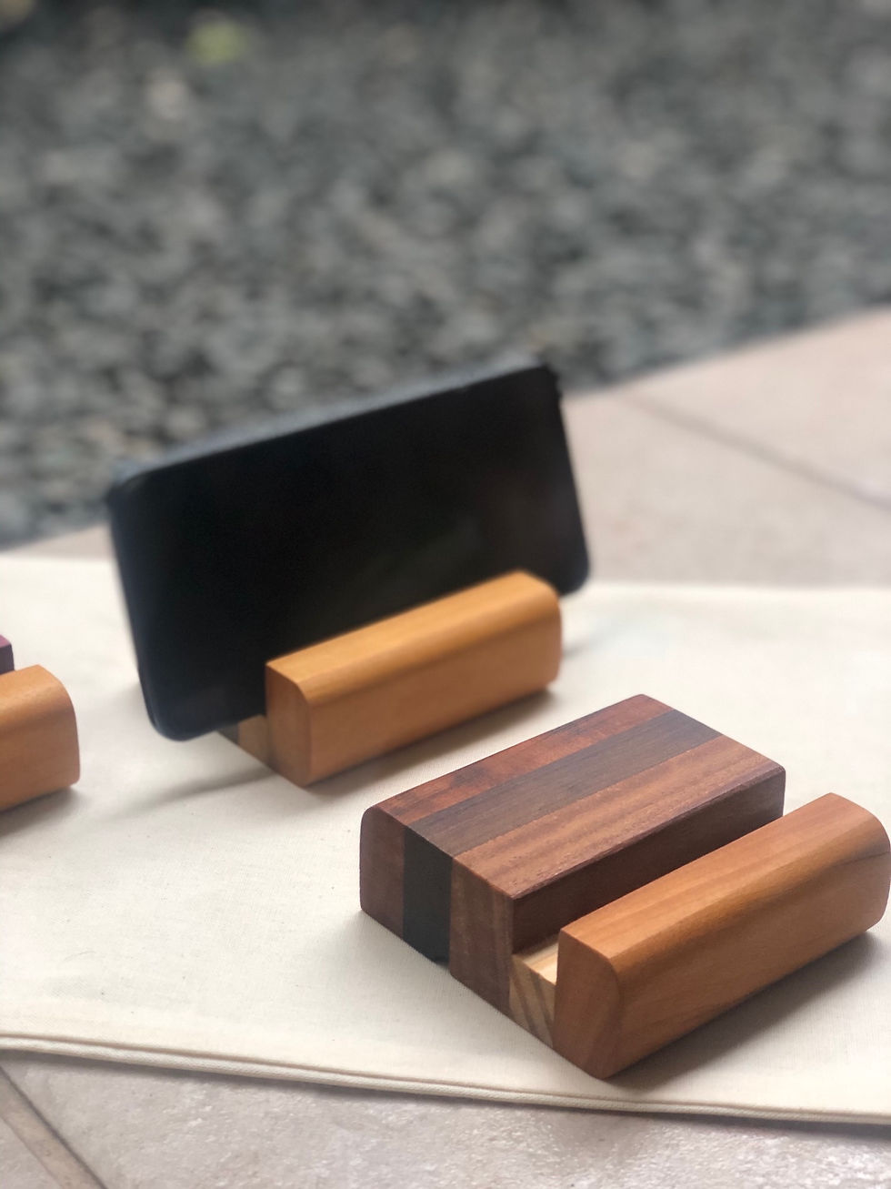 Descanso | suporte | base para celular ou tablet produzidos em madeiras