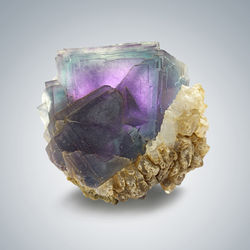 WE 21-3, 5.5 x 5.4 x 3 cm(2)