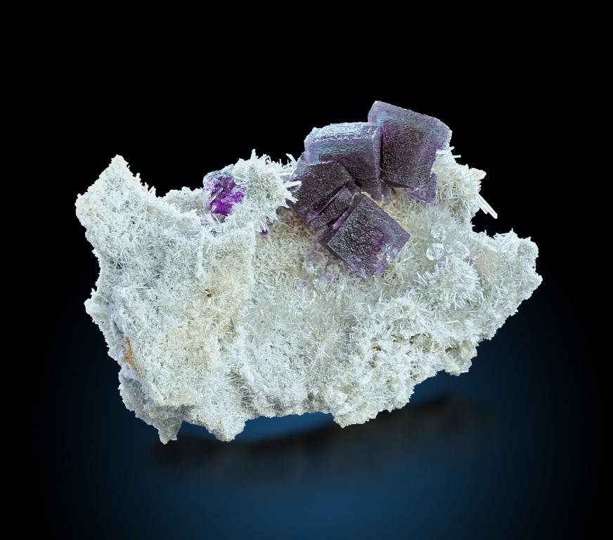 K1024_WE 1-3, 8.5 x 5.5 x 3.5 cm (1)