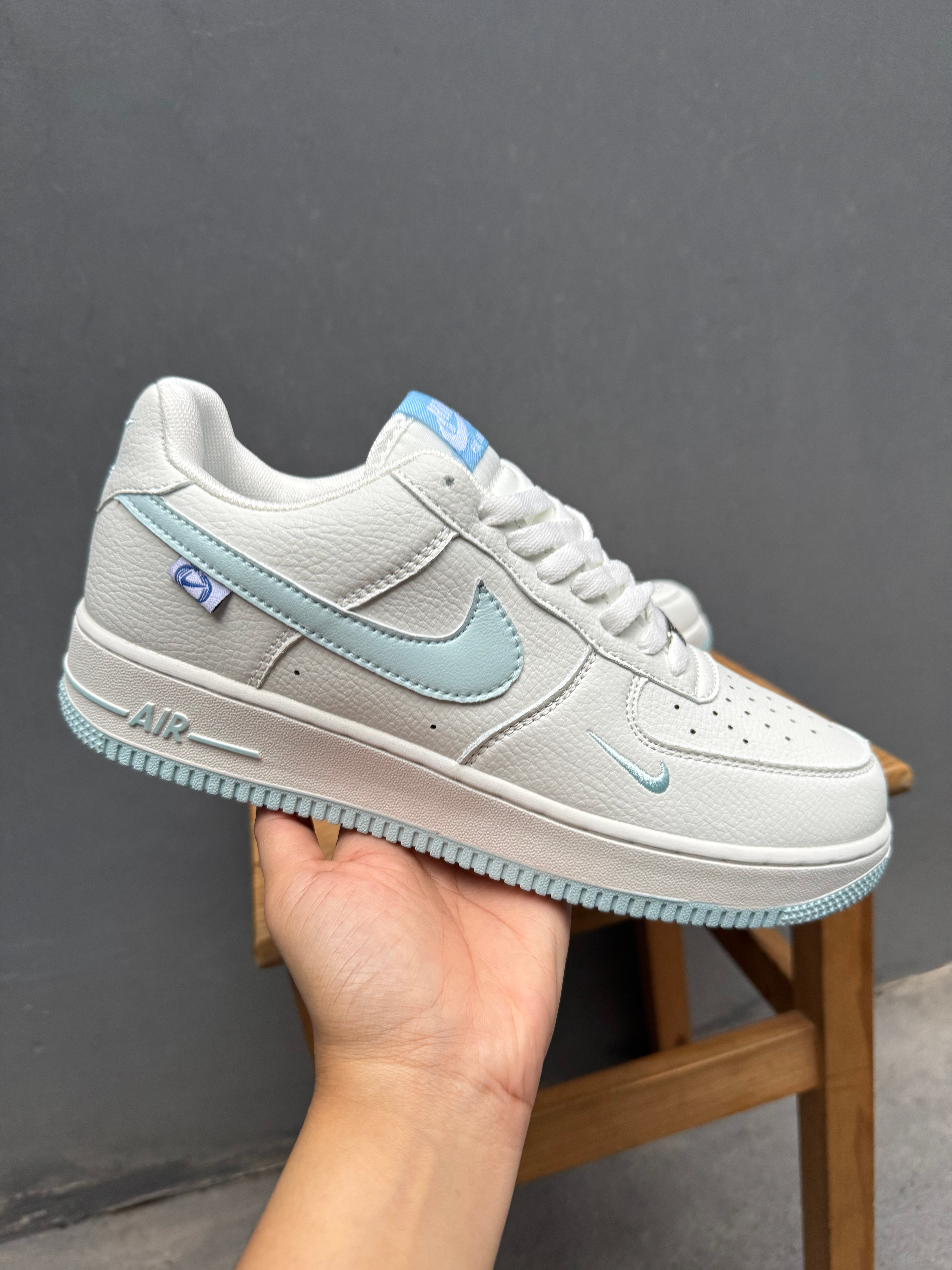 Nike AF 1 Floating Ice