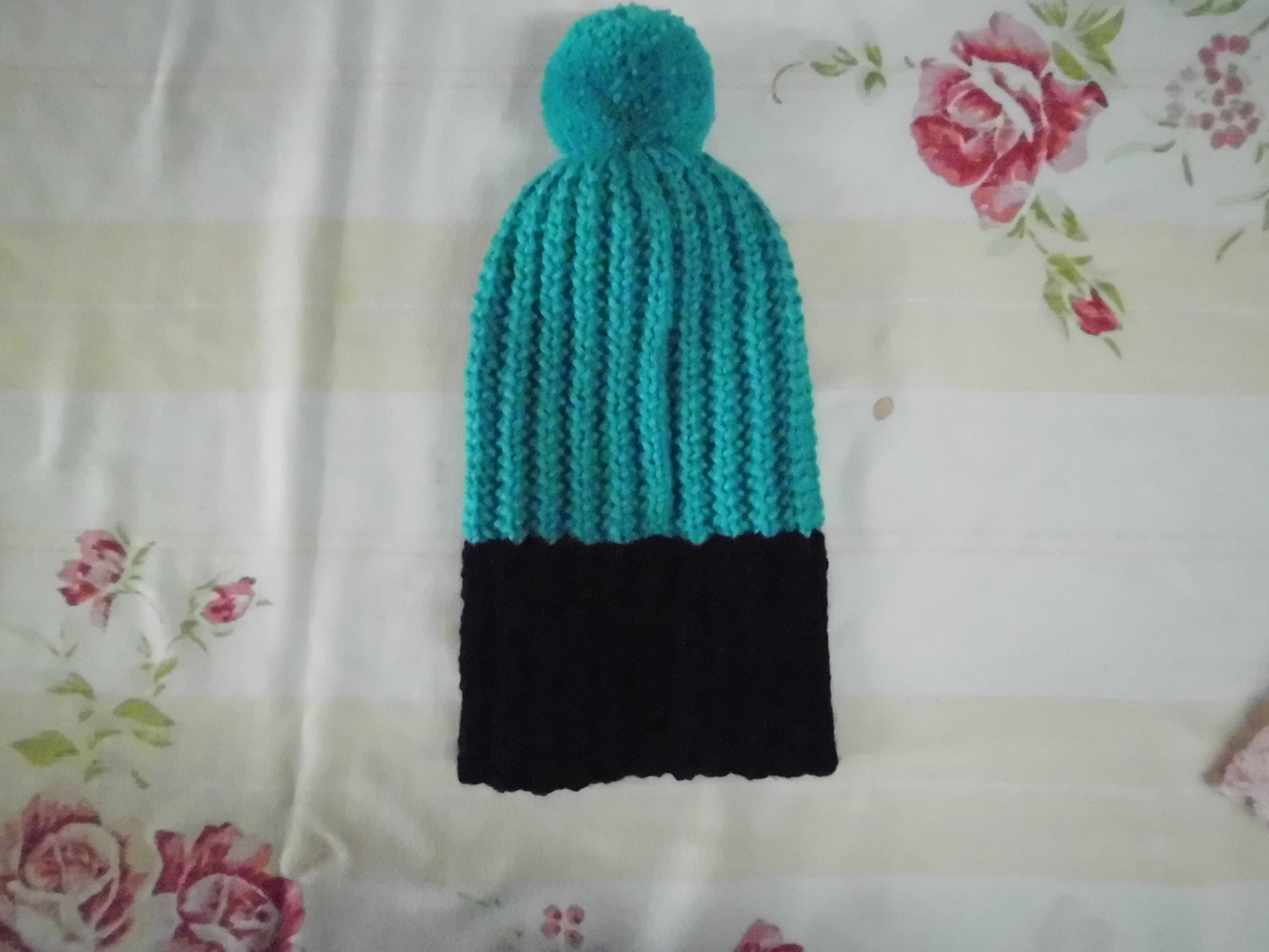 Gorro con ponpon.
