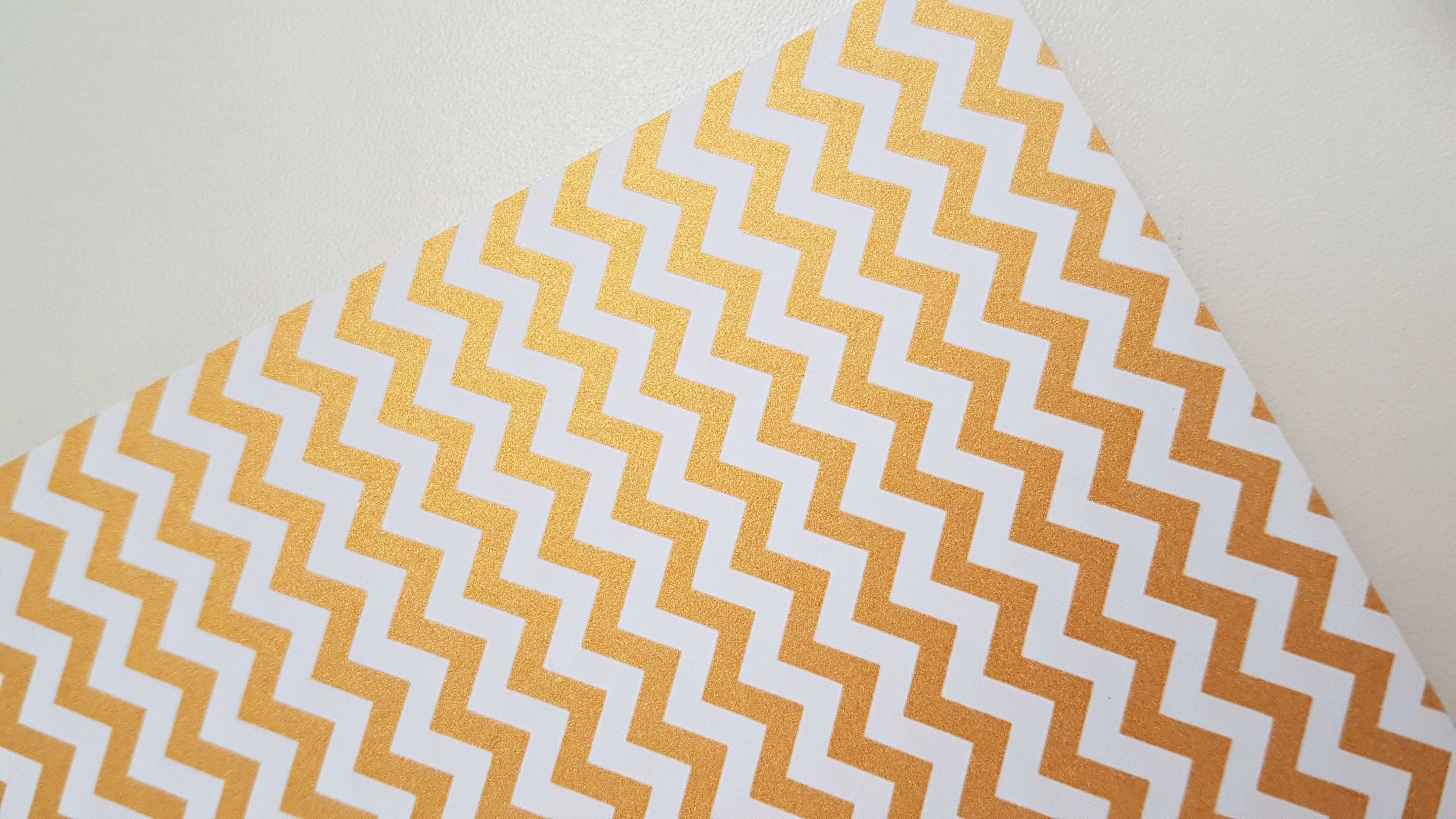 Mini Chevron ouro rico zoom