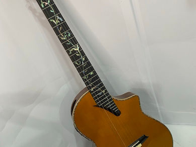 7/5 レアなギターをお買取りさせて頂きました!