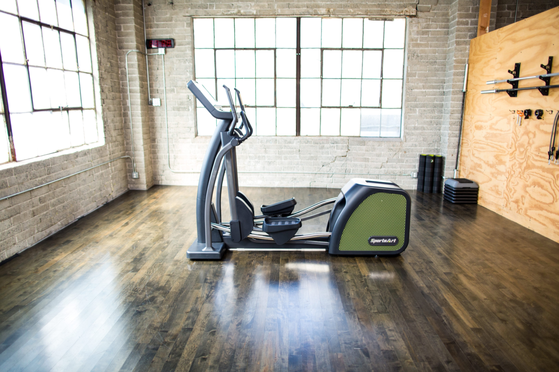 SportsArt G876 Elliptical