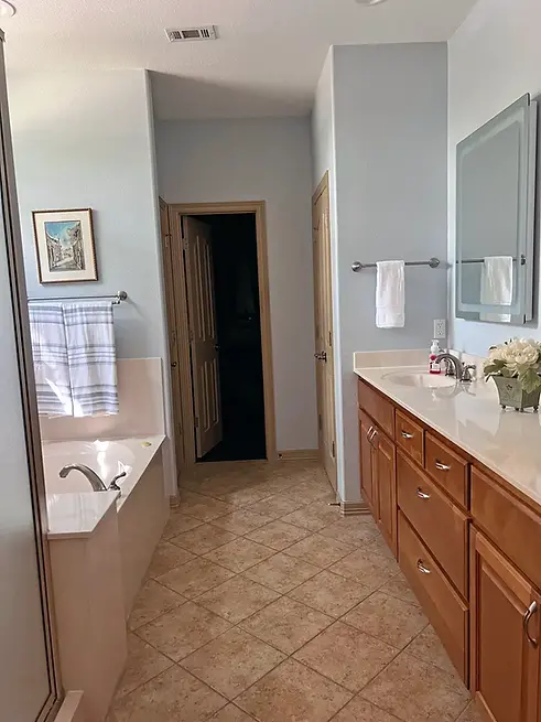 primary-bathroom-remodel-liberty-hill-tx-before-1.webp