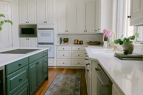 Transitional Kitchen and Great Room Remodel in West Lake Hills, TX