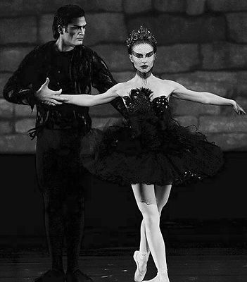 Black Swan (2010).jpeg