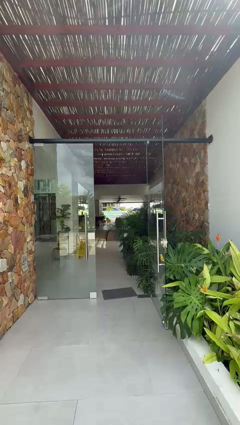 Baia Krystal Entrance.mov