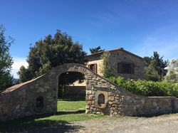 Arco di ingresso alla proprietà