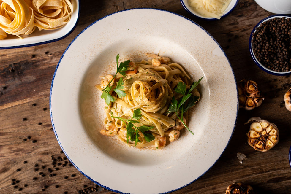 Fetuccini Aglio, Olio e Aragosta de Lucca Trattoria Doral, un Italian restaurant especializado en Modern Italian Food, pastas artesanales y Neapolitan Pizzas en Miami.
