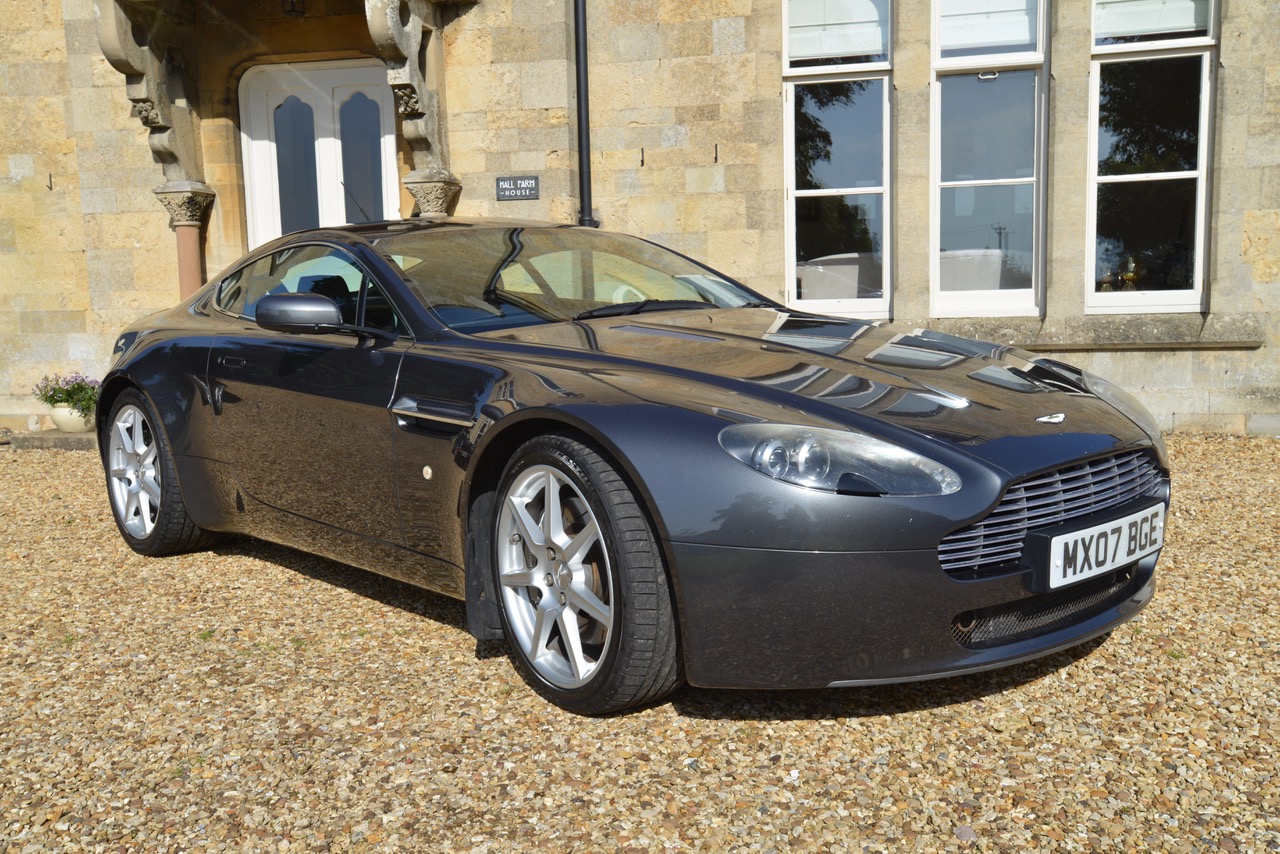 AM V8 - 1