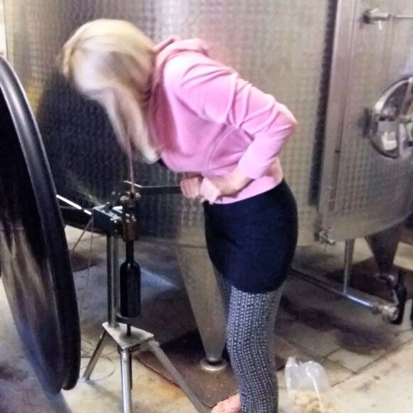 Manual corking of the bottles