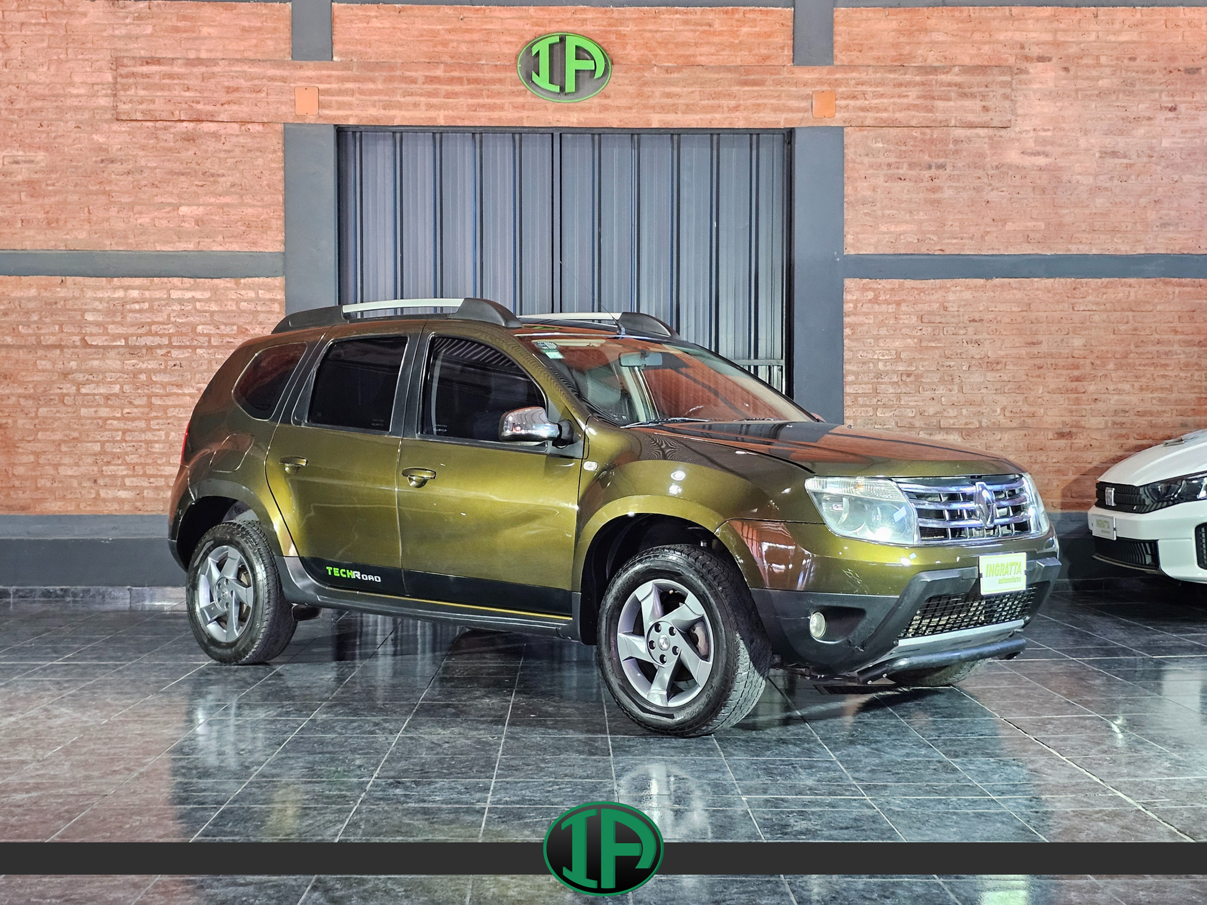 Renault Duster Privilege 2.0 MT6 4x4 - 253.000KM - GNC - 2012 -