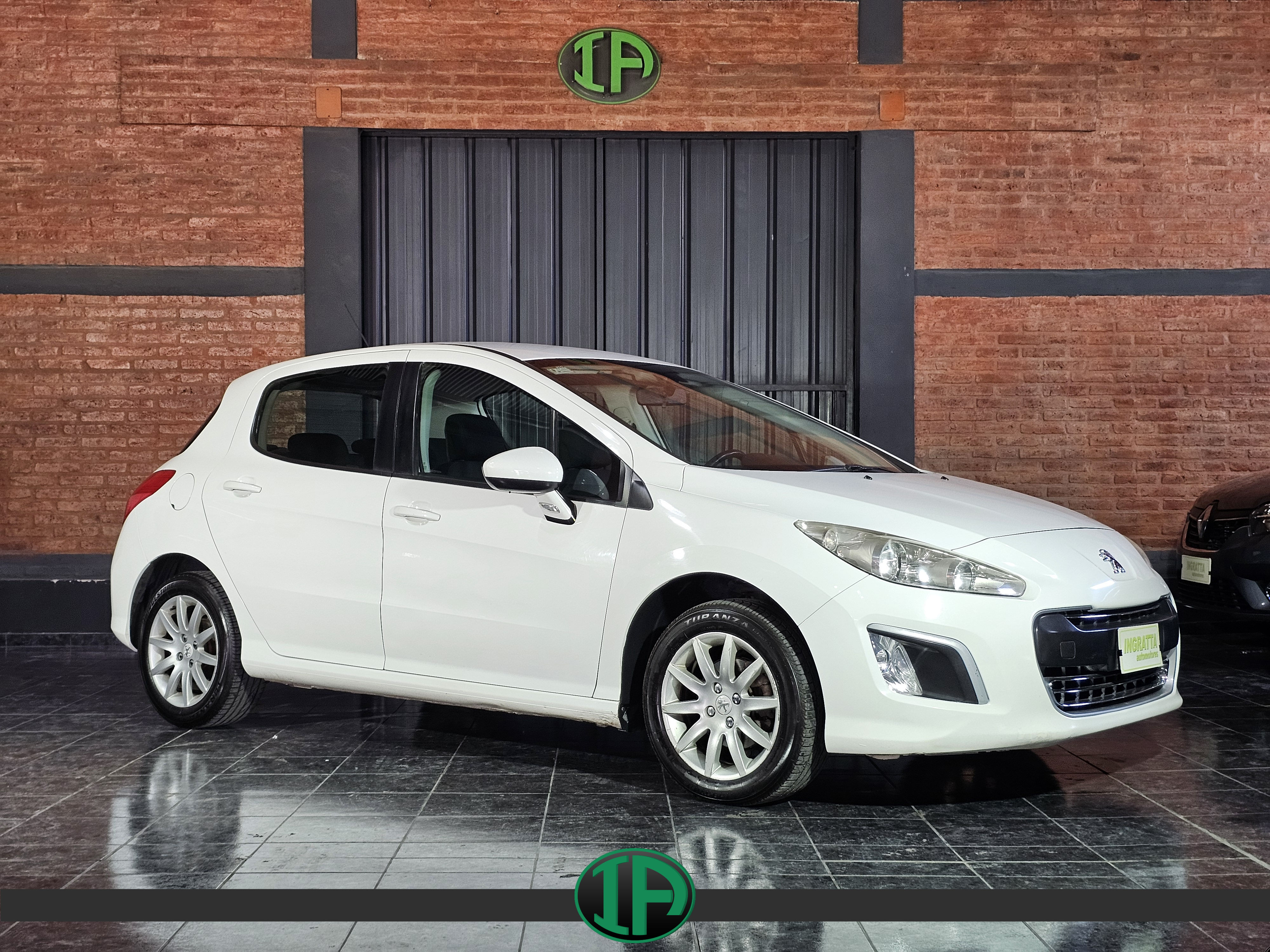 Peugeot 308 Active 1.6 MT5 - 137.000KM - 2013 -