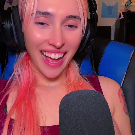 At Nomad Movement, we know that music is more than just sound — it is a force capable of uniting cultures, awakening emotions, and creating global movements. That’s why one of our pillars is to invest in musical careers with true potential.