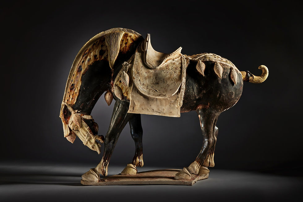 拍賣筆記 vol.326 蘇富比紐約2026:810萬港元售出,普利茲克藏唐三彩黑釉飲水馬 - Sotheby’s NY 2026, A Black Bowing Horse, Tang Dynasty, Pritzker Collection, Sold for US$1.0368m