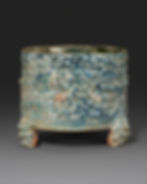 拍賣筆記 vol.233 佳士得紐約:漢代綠釉陶山形三足博山爐(奩式爐),覺是軒,5.08萬美元成交 - Christie’s NY, Green-Glazed Pottery Cylindrical Tripod 'Hill' Censer, Priestly & Ferraro, Sold For 50,800USD