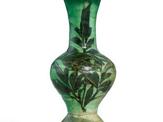 拍賣筆記 vol.176 蘇富比香港:宋至金磁州窰綠地墨彩剔花卷口瓶 - A Rare Cizhou Green-Glazed 'Sgraffiato' 'Floral' Vase, Song - Jin Dynasty