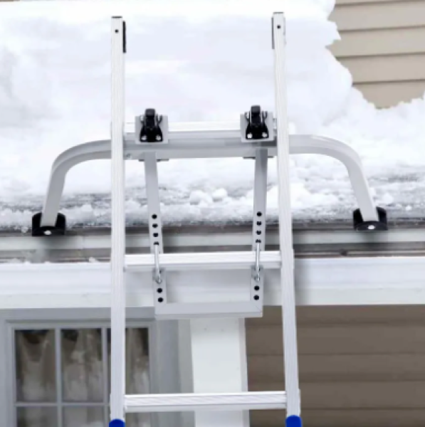 Escalera apoyada en tejado con nieve y soporte de borde.png