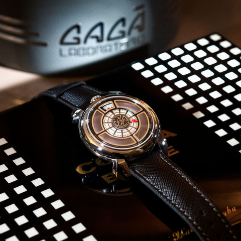 Gaga Laboratorio watch on checkered box. Image (c) Lenny Di Lorenzo.
