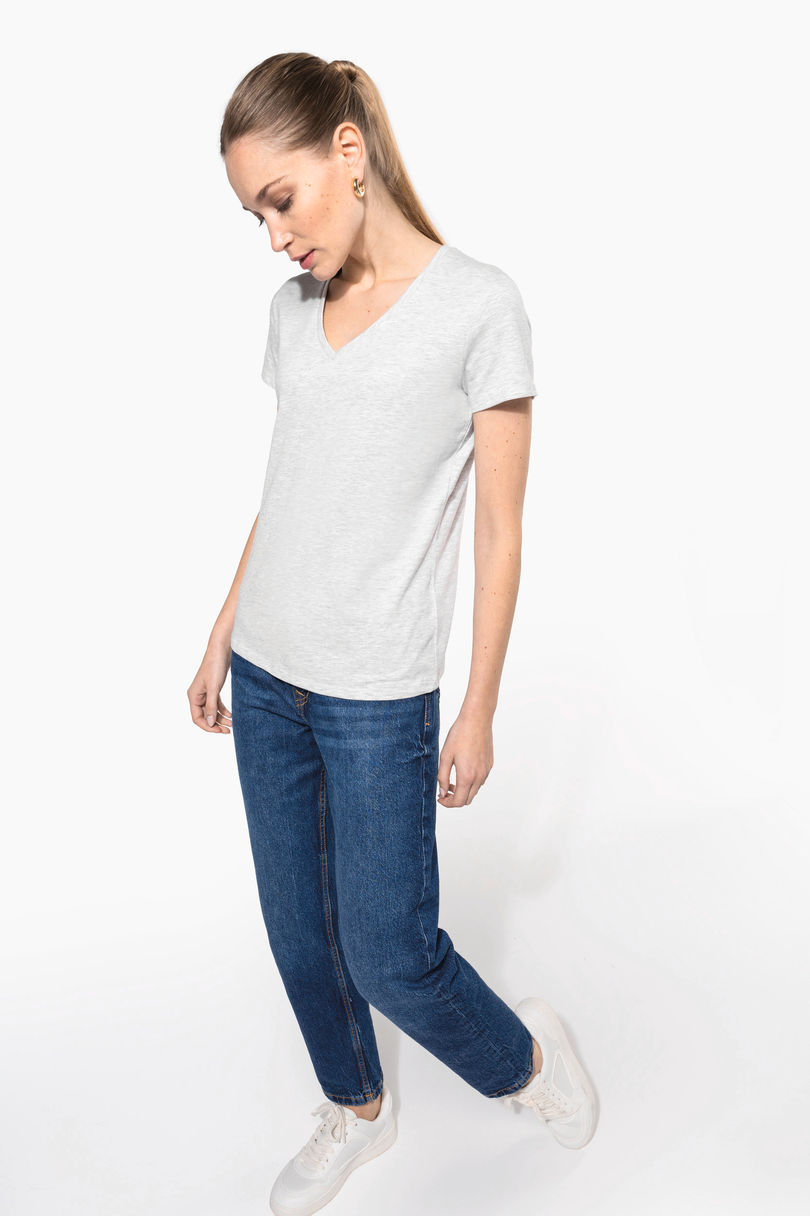 T-shirt col V manches courtes femme personnalisé Kariban K381 porté