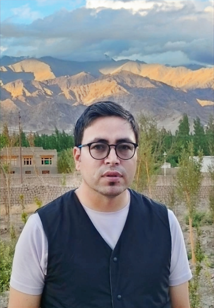 Writer: Muzaffar Hussain