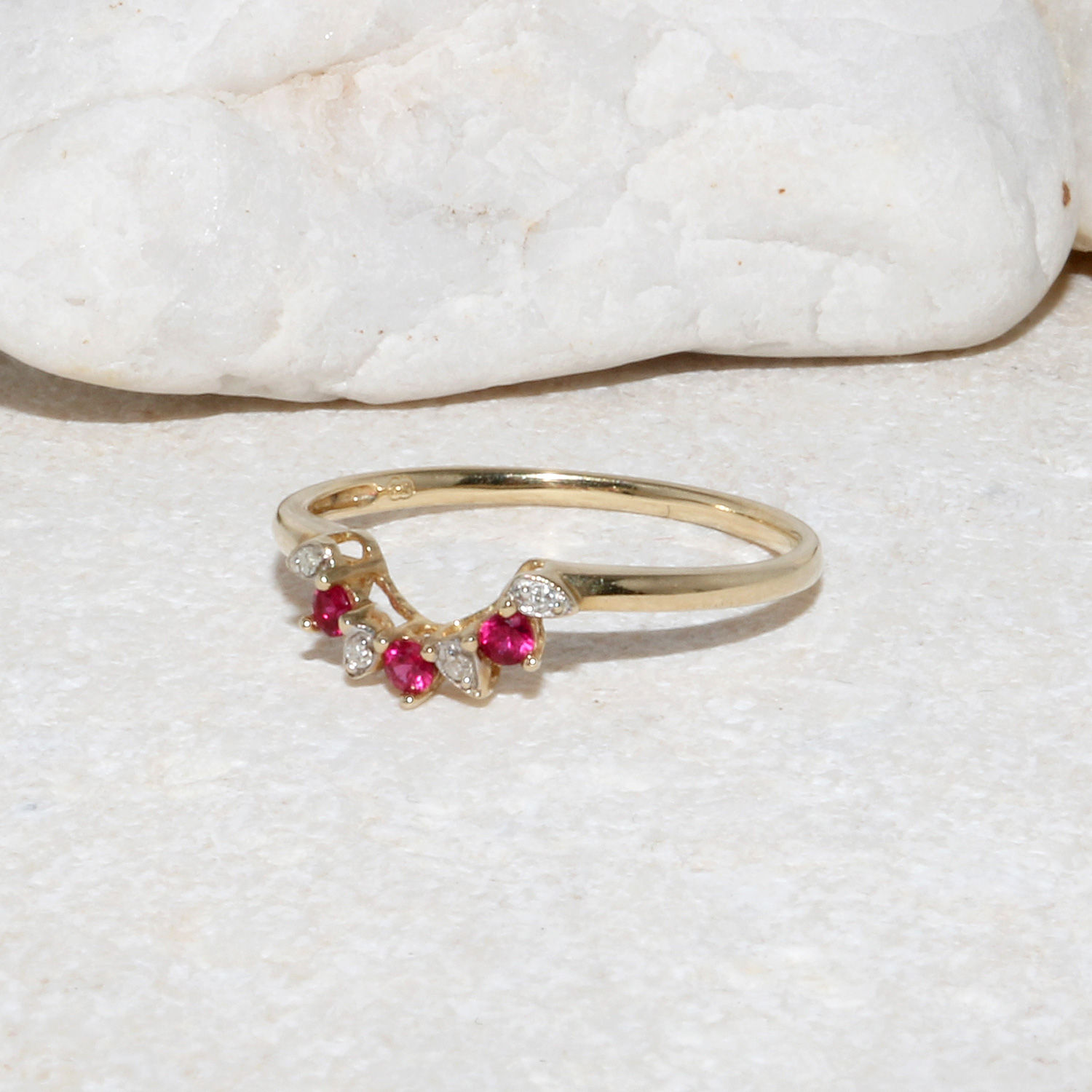 9ct Solid Yellow Gold Hallmarked Natural Ruby Diamond Ring Vintage