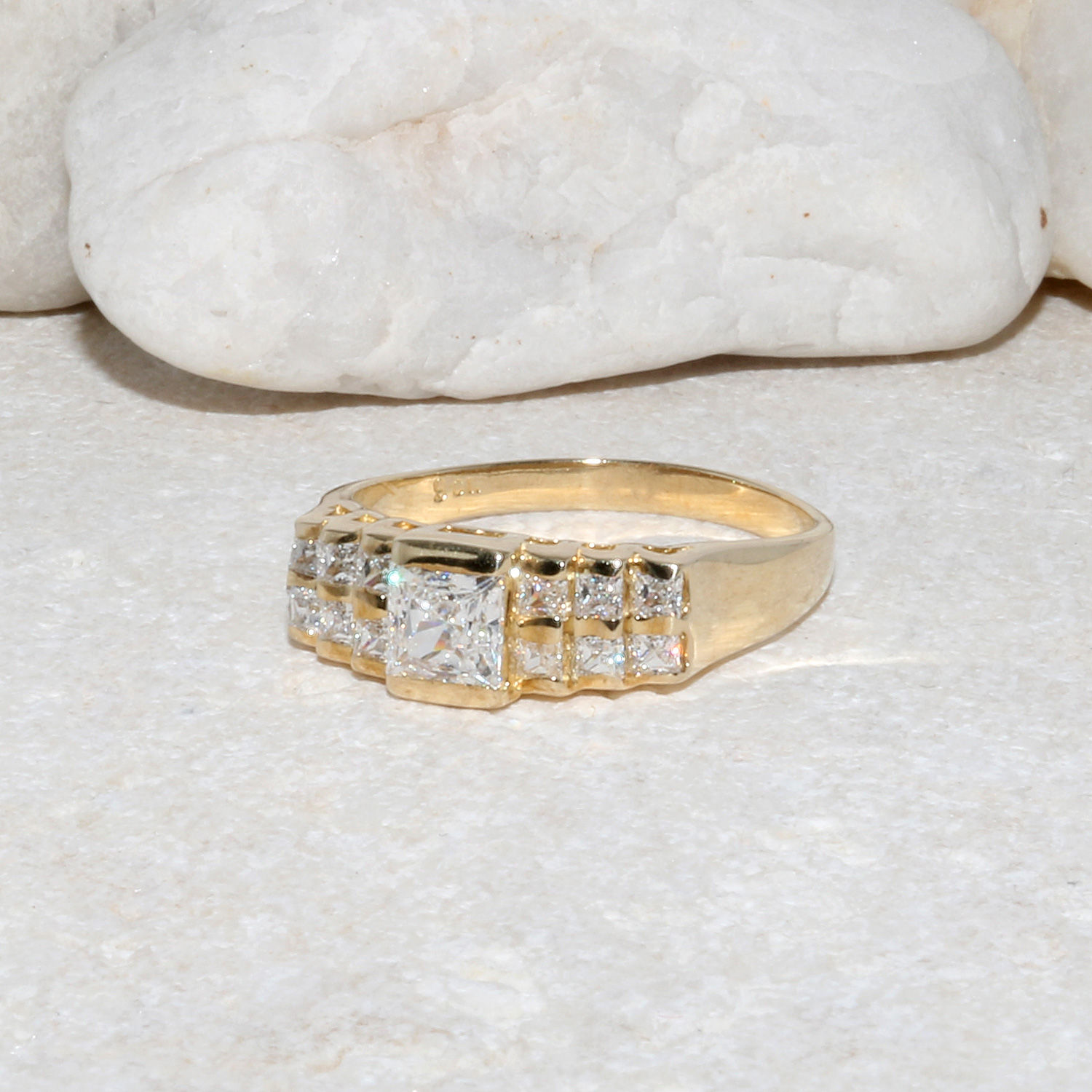 9ct Solid Yellow Gold Hallmarked 9ct. Ring