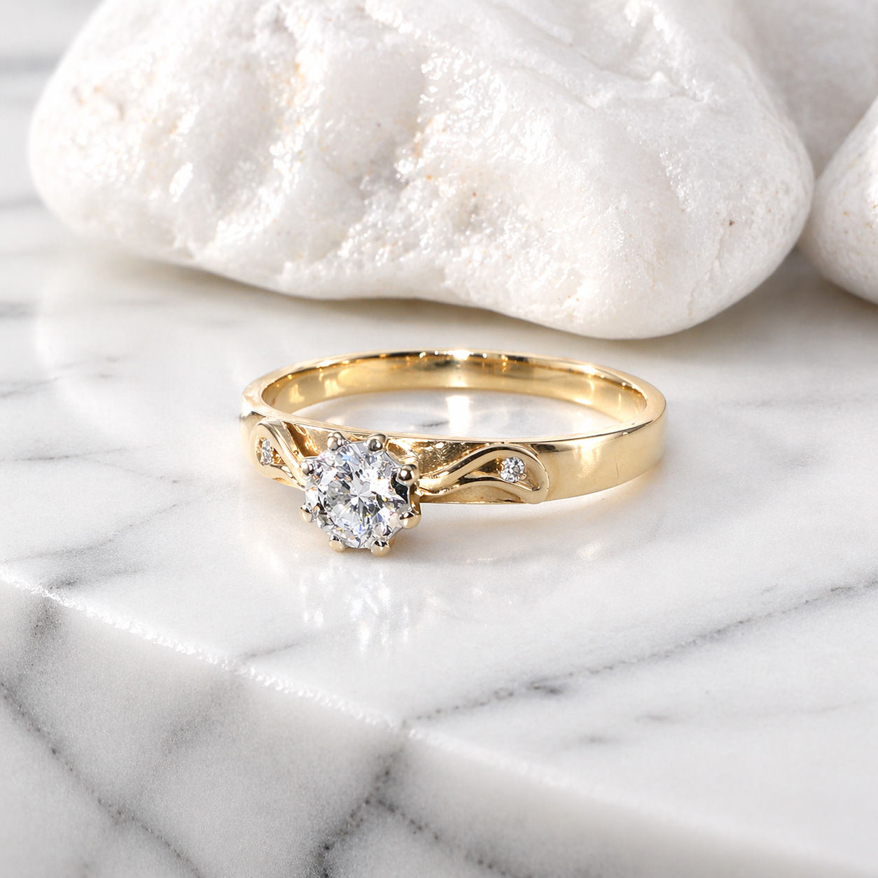 18ct Solid Yellow Gold Hallmarked Natural Genuine Diamond Ring Vintage